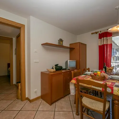Sleeps 4 *